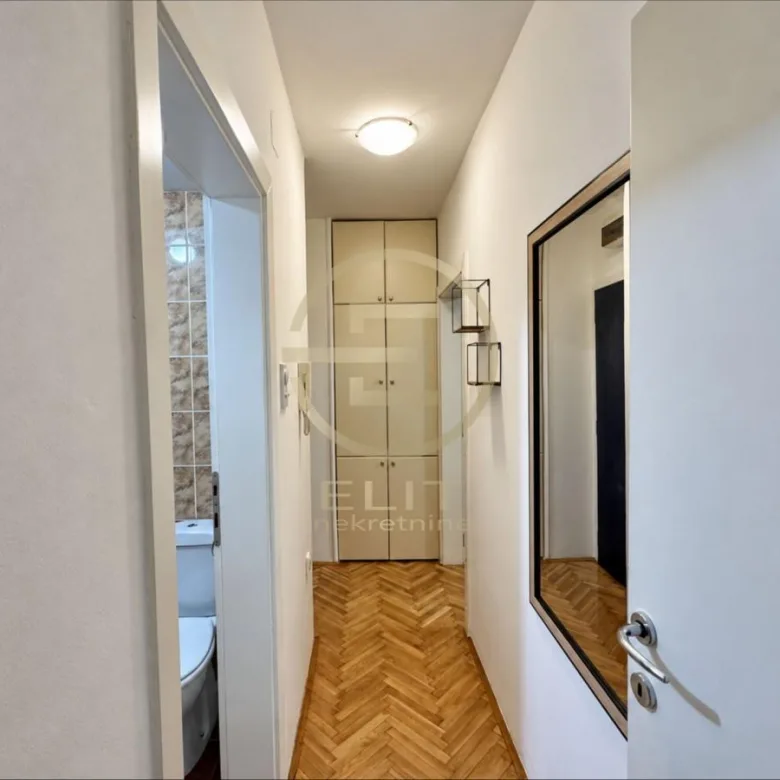 Stan Izdavanje Novi Sad  30 m2
