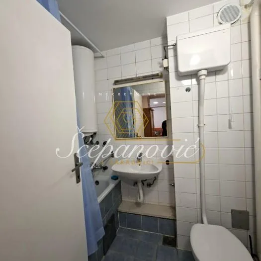 Trosoban stan za izdavanje, Bulevar Oslobođenja, Novi Sad, 88m², 650 €/mes
