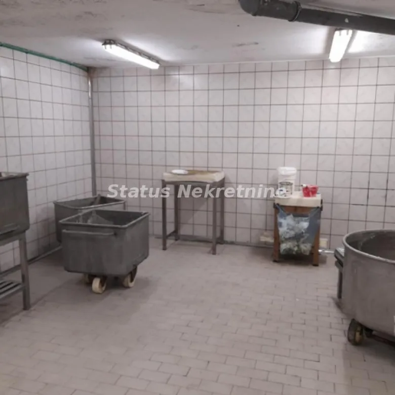 Lokal Prodaja Inđija  1260 m2