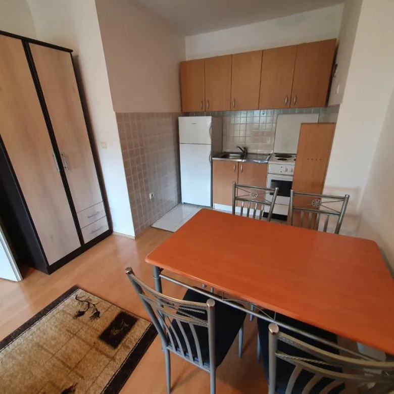 Stan Izdavanje Novi Sad  38 m2
