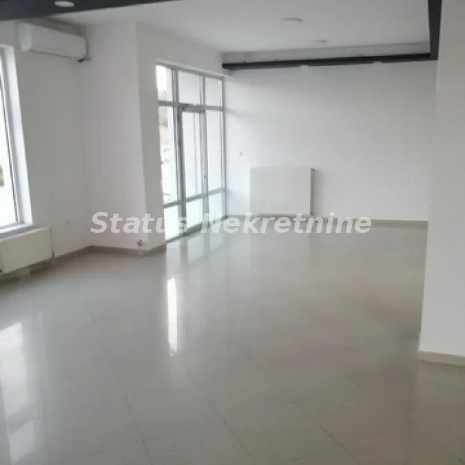 Lokal Prodaja Ruma  330 m2