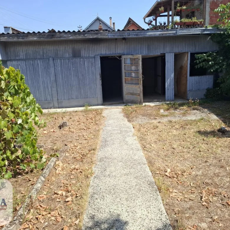 Kuća Prodaja Paraćin  100 m2