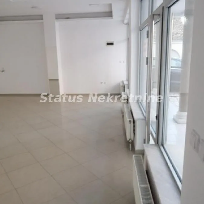 Lokal Prodaja Ruma  330 m2