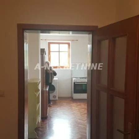 Stan Izdavanje Novi Sad  80 m2