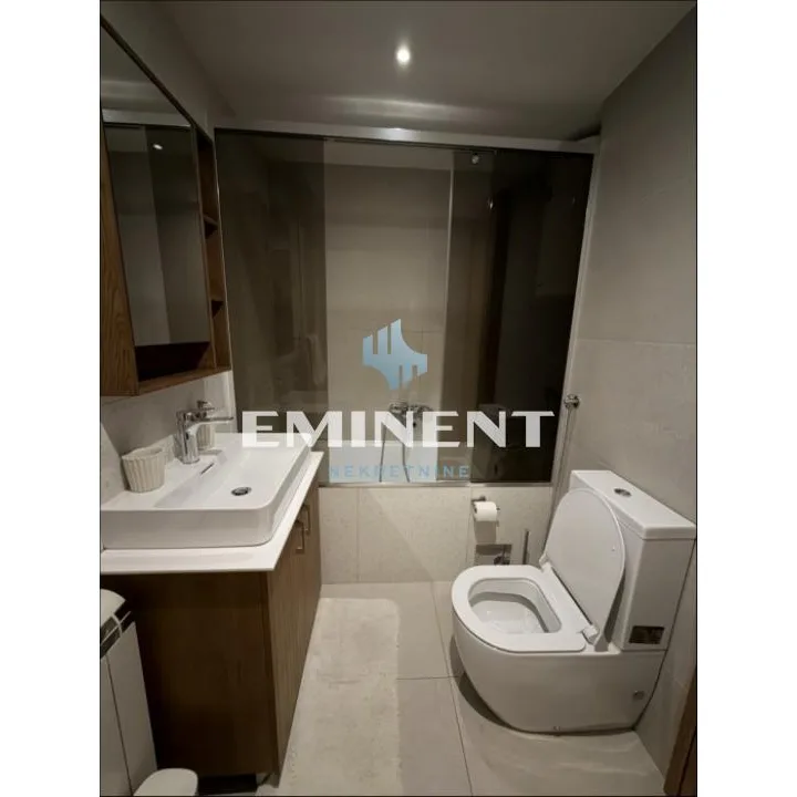 Trosoban stan za izdavanje, Banovo Brdo, Beograd, 76m², 2. sprat, 1.250 €/mes