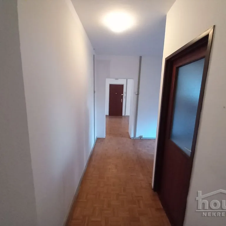 Dvoiposoban stan na prodaju, Sajmište, Novi Sad, 70m², 3. sprat, 150.000 €