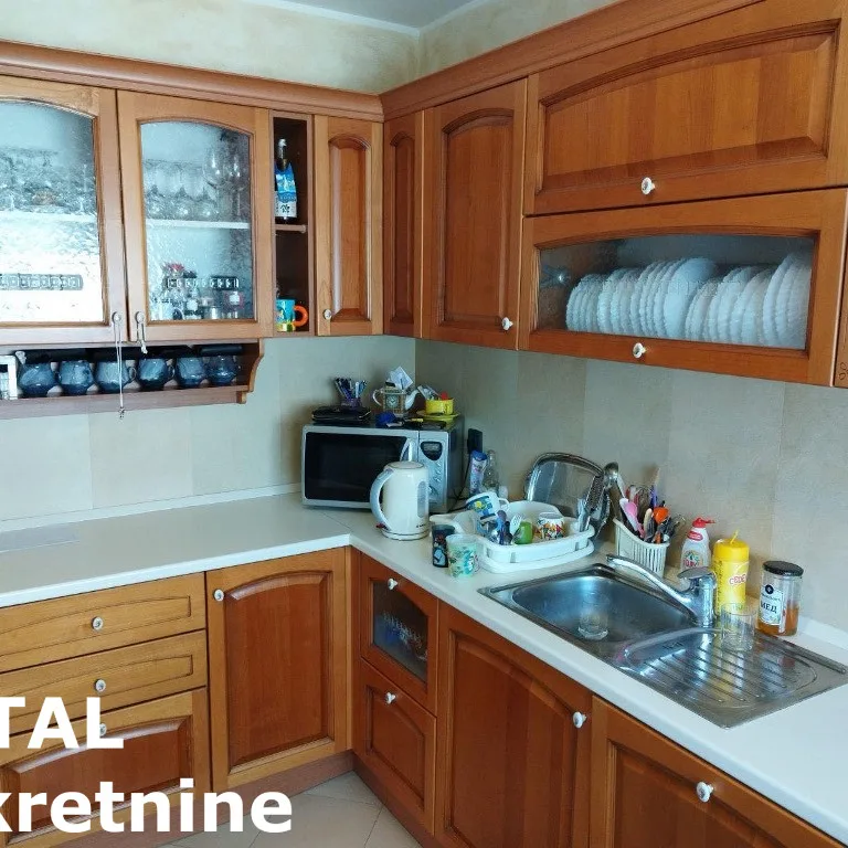 Četvorosoban stan na prodaju, Grbavica, Novi Sad, 115m², 2. sprat, 289.000 €