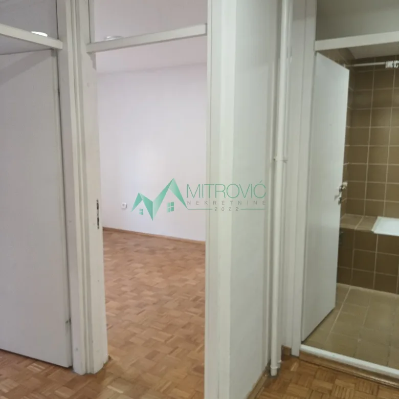 Troiposoban stan za izdavanje, Bulevar Oslobođenja, Novi Sad, 91m², 600 €/mes