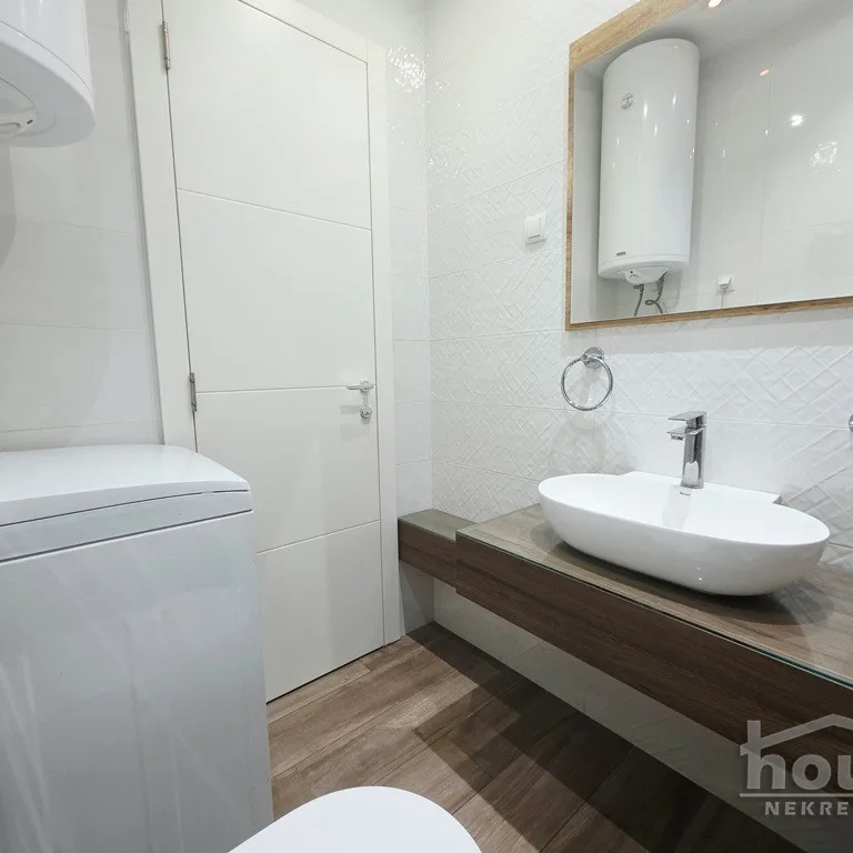 Trosoban stan na prodaju, Centar, Novi Sad, 117m², 375.000 €