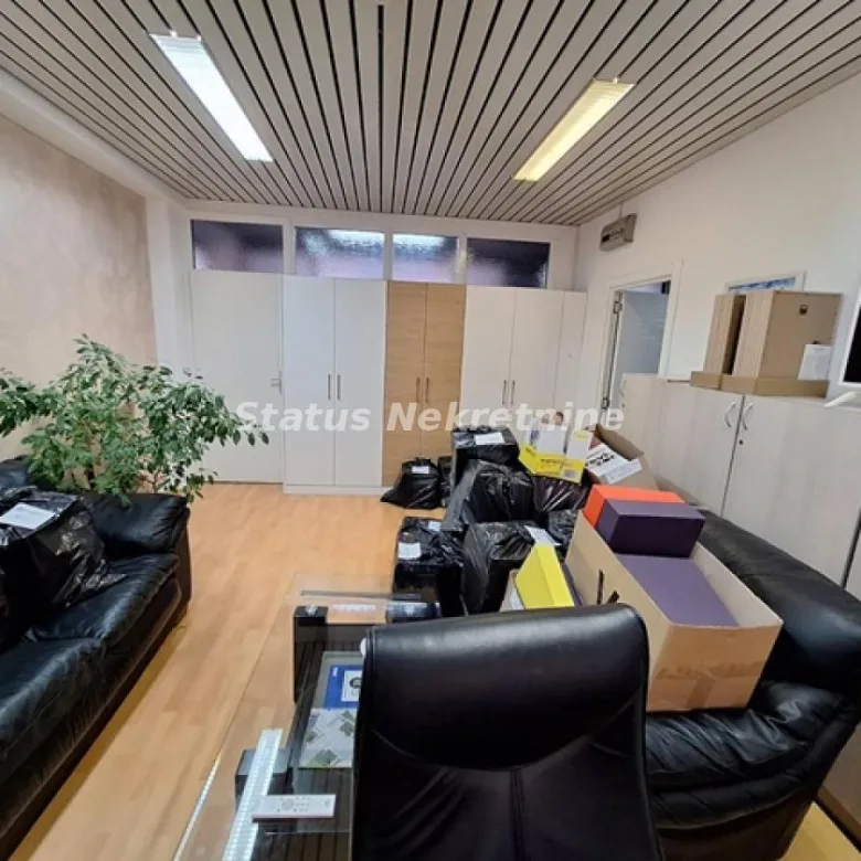 Lokal Izdavanje Novi Sad  46 m2