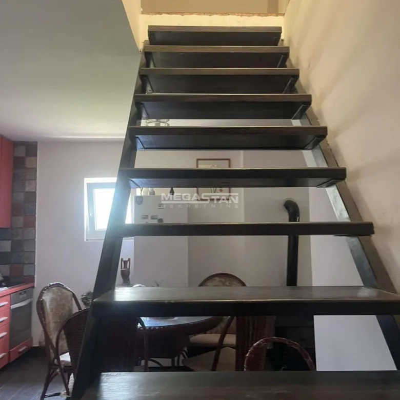 Kuća Prodaja Beograd  202 m2