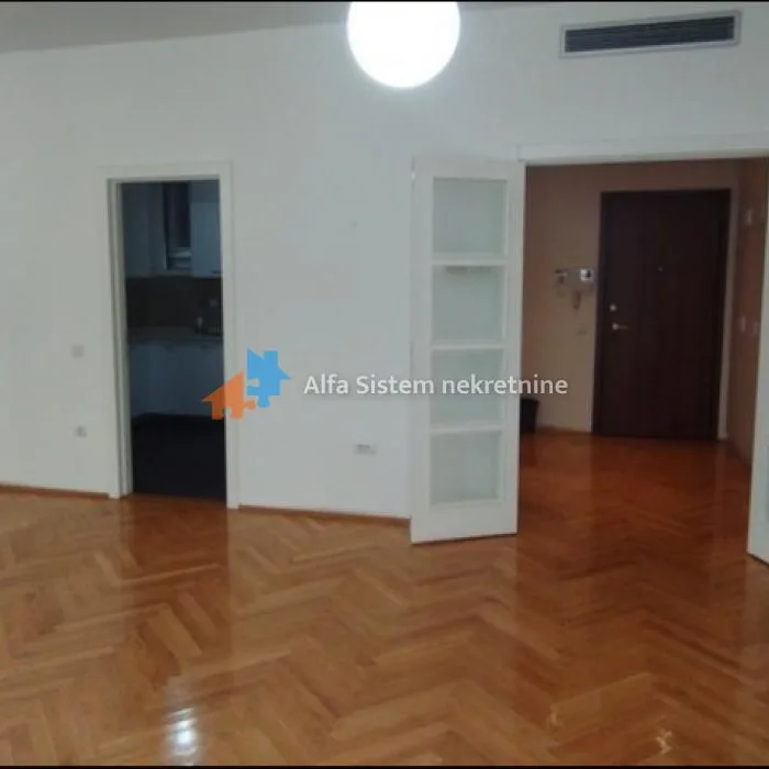 Stan Izdavanje Beograd Hram Svetog Save 110 m2