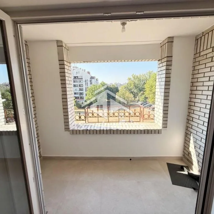 Četvorosoban stan za izdavanje, Bežanijska Kosa 2, Beograd, 90m², 4. sprat, 2.200 €/mes