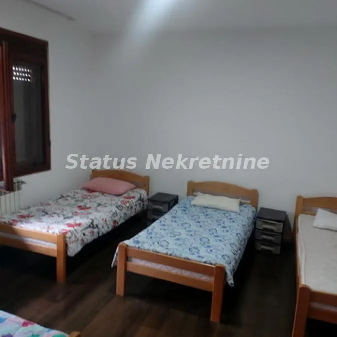 Kuća na prodaju, Inđija, 261m², 195.700 €