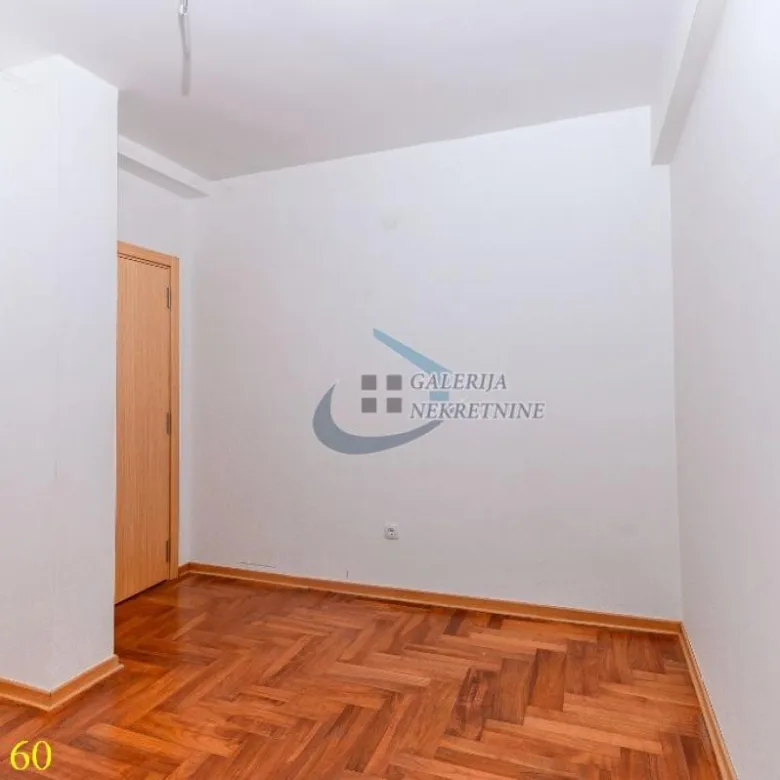 Trosoban stan na prodaju, Čubura, Beograd, 56m², 156.800 €