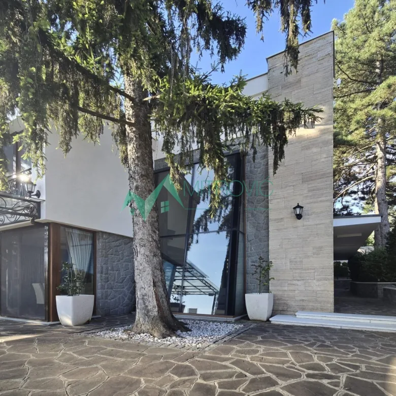 Kuća na prodaju, Sremska Kamenica, Novi Sad, 388m², 1.534.700 €