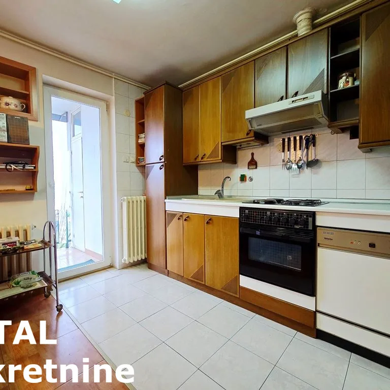 Četvorosoban stan na prodaju, Grbavica, Novi Sad, 141m², 4. sprat, 325.000 €