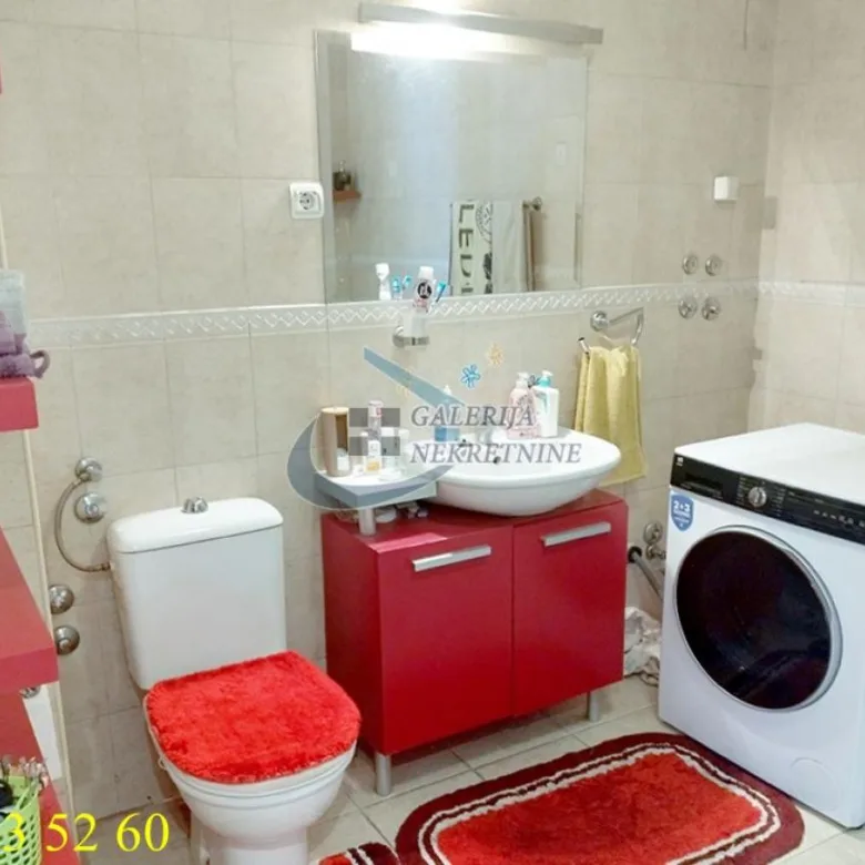 Četvorosoban stan na prodaju, Dedinje, Beograd, 142m², 1. sprat, 380.000 €