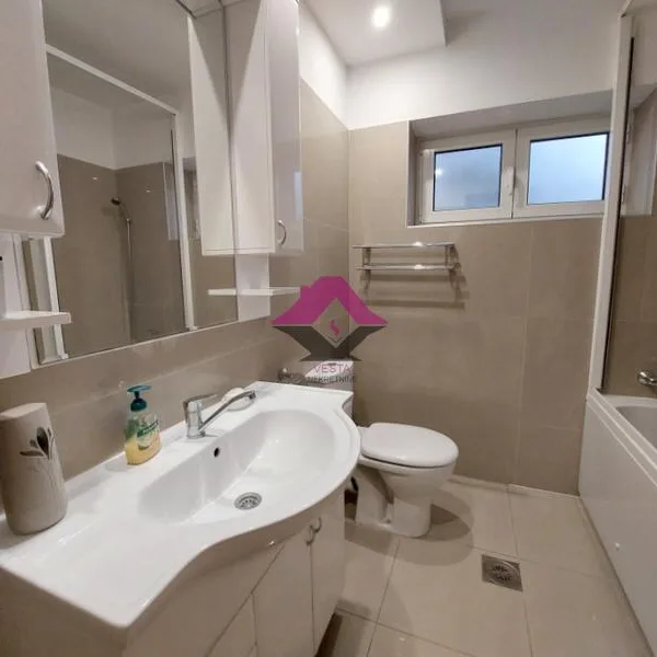 Kuća za izdavanje, Banovo Brdo, Beograd, 142m², 3.500 €/mes