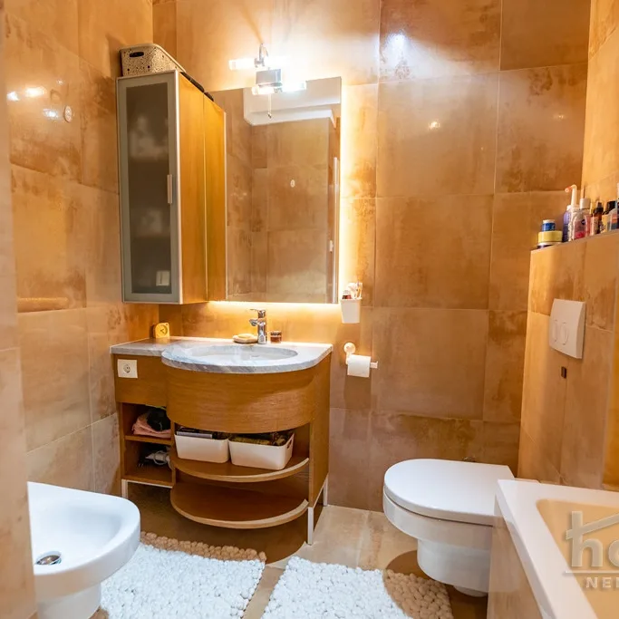 Višesoban stan na prodaju, Bulevar Oslobođenja, Novi Sad, 213m², 3. sprat, 617.700 €