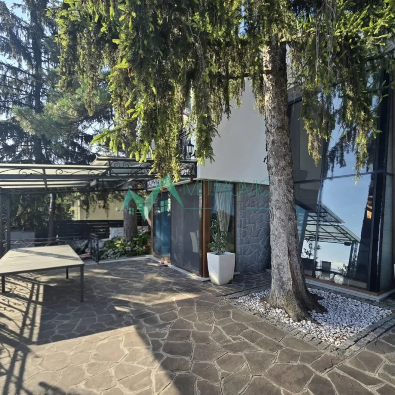 Kuća na prodaju, Sremska Kamenica, Novi Sad, 388m², 1.534.700 €