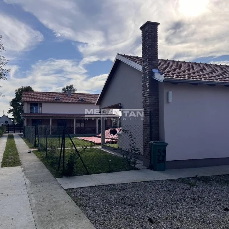 Kuća Prodaja Pećinci  145 m2
