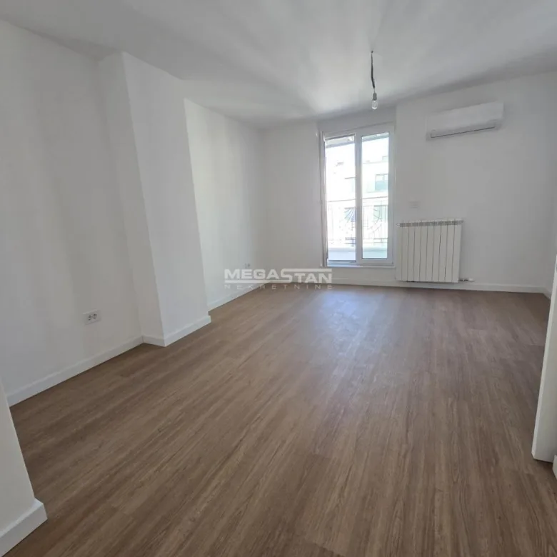 Četvoroiposoban stan na prodaju, Šumice, Beograd, 142m², 417.600 €