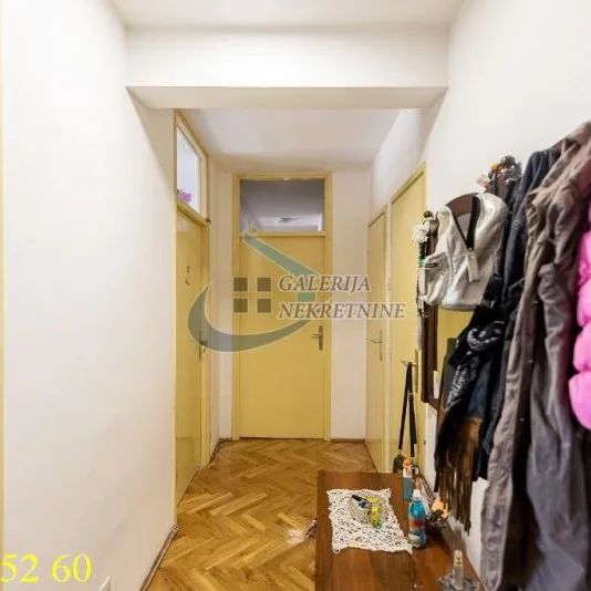 Trosoban stan na prodaju, Hala Pionir, Beograd, 77m², 306.000 €