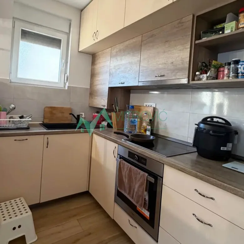Stan Prodaja Novi Sad  76 m2