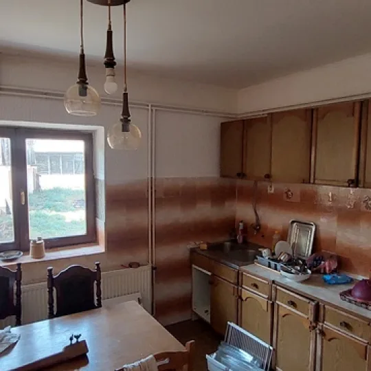 Kuća na prodaju, Stari Banovci, Stara Pazova, 411m², 300.000 €