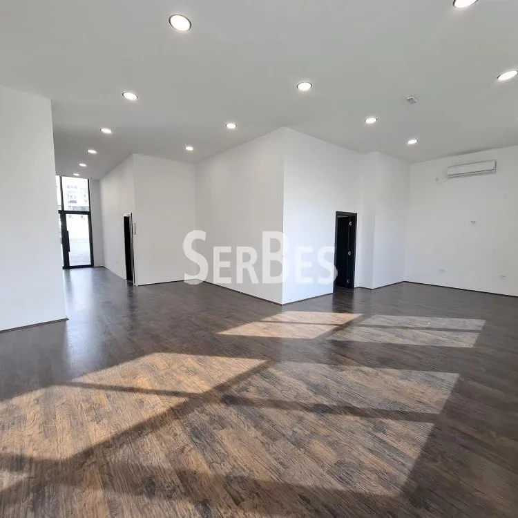 Lokal za izdavanje, Centar, Novi Sad, 128m², 1.400 €/mes