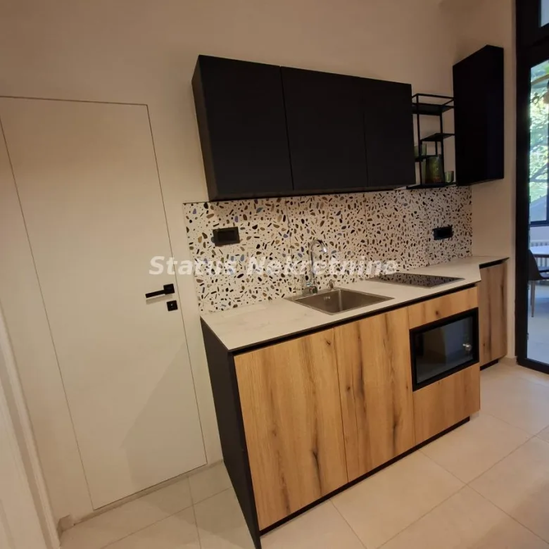 Stan Prodaja Novi Sad  100 m2
