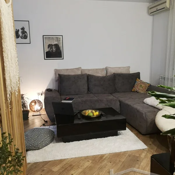 Stan Prodaja Novi Sad  90 m2