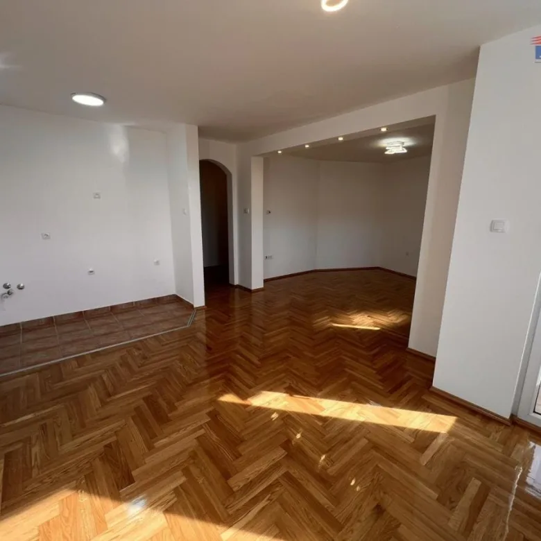 Stan Prodaja Novi Sad  117 m2