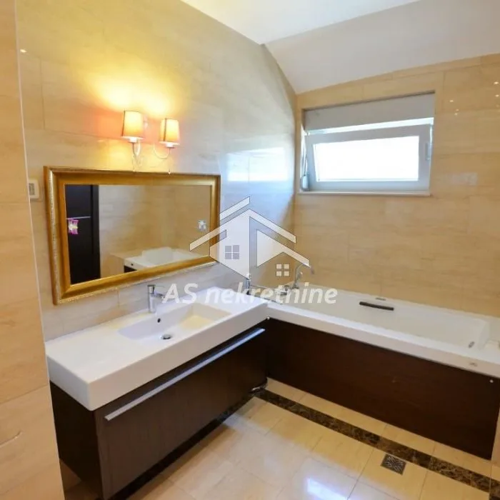 Četvorosoban stan za izdavanje, Dedinje, Beograd, 251m², 2.700 €/mes