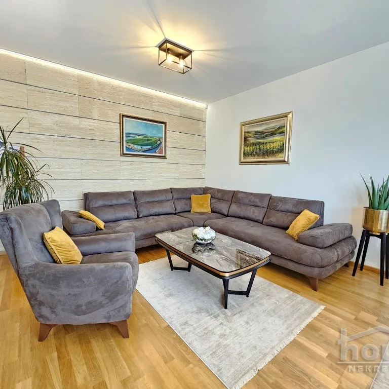 Stan Prodaja Novi Sad  75 m2
