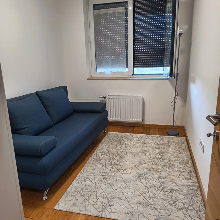 Stan Izdavanje Novi Sad  48 m2