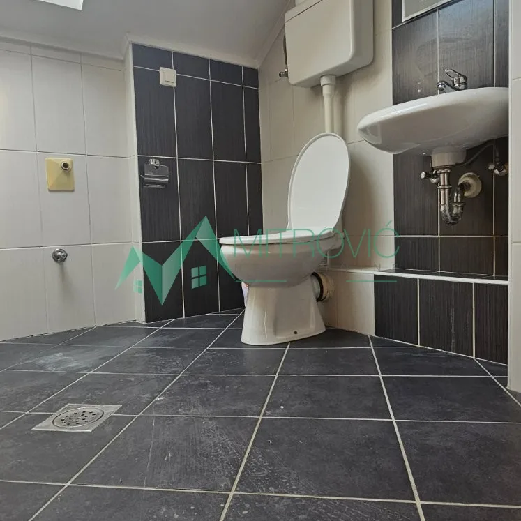 Trosoban stan na prodaju, Grbavica, Novi Sad, 39m², 154.500 €