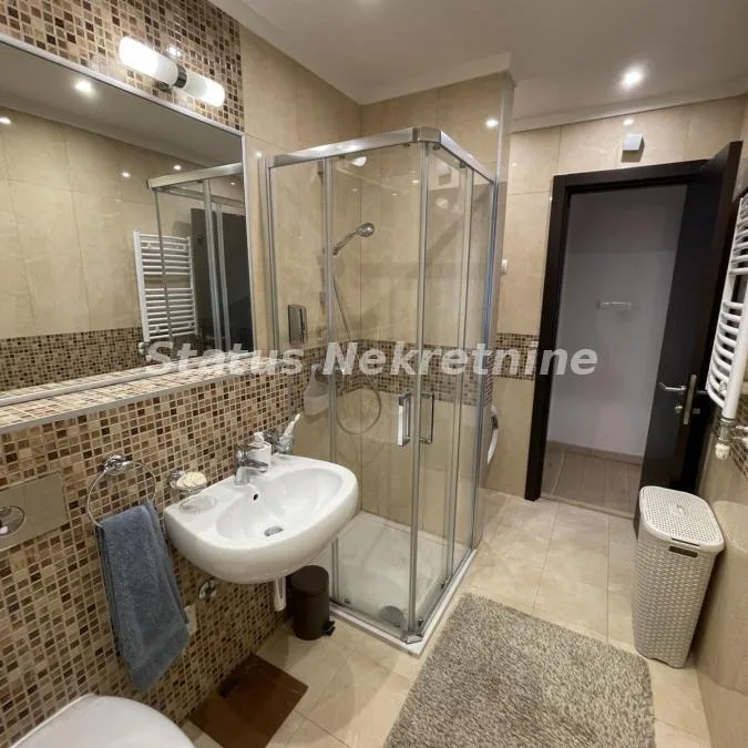Trosoban stan na prodaju, Liman 3, Novi Sad, 105m², 2. sprat, 432.600 €