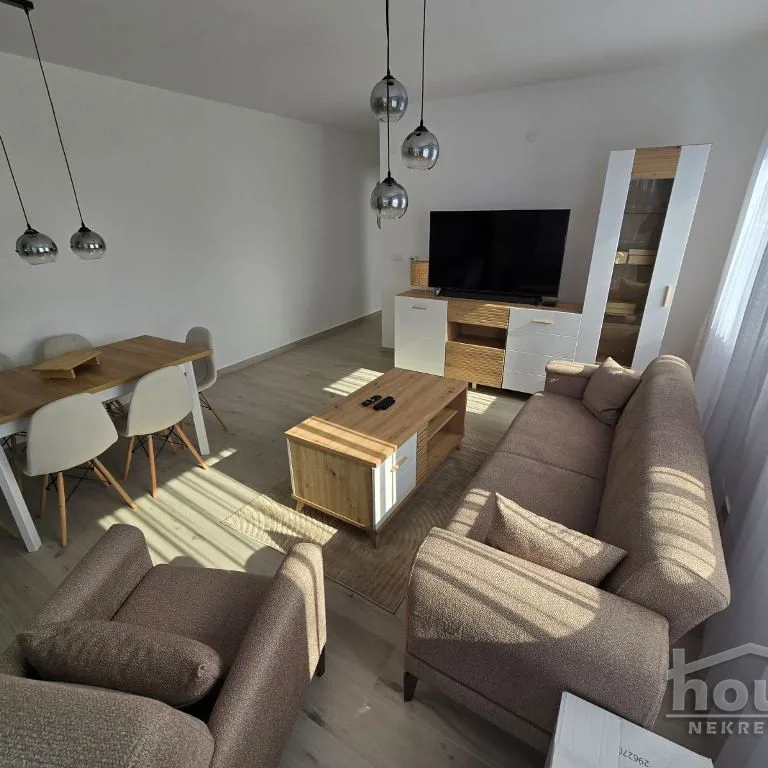 Stan Prodaja Novi Sad  88 m2