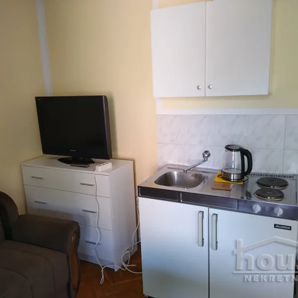 Garsonjera za izdavanje, Centar, Novi Sad, 20m², 260 €/mes