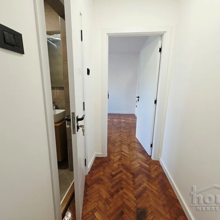 Trosoban stan na prodaju, Bulevar Oslobođenja, Novi Sad, 64m², 3. sprat, 192.000 €