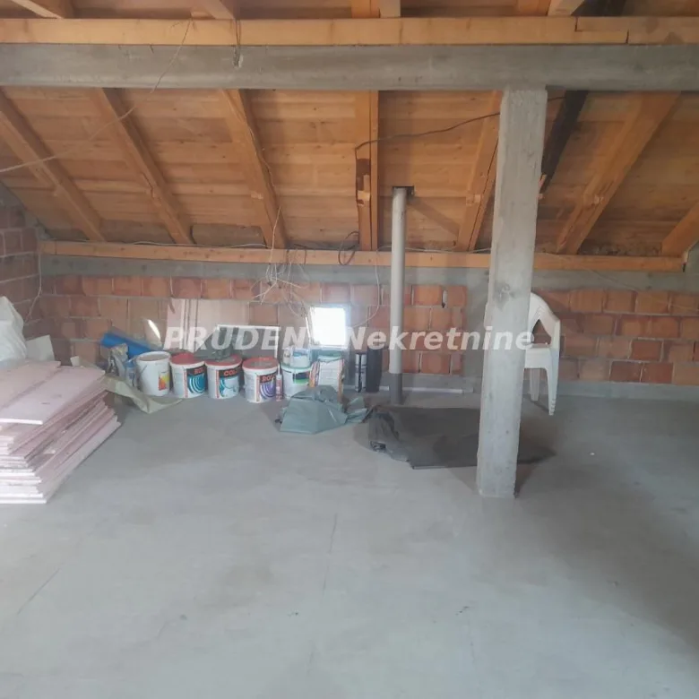 Kuća na prodaju, Surčin, Beograd, 243m², 350.000 €