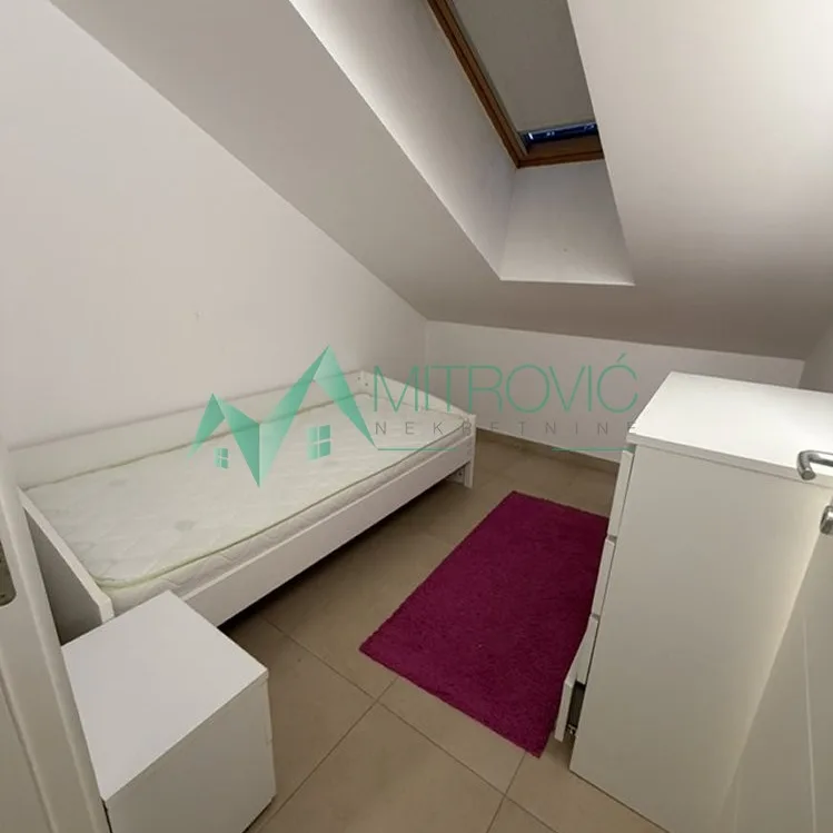 Četvoroiposoban stan za izdavanje, Podbara, Novi Sad, 113m², 1.200 €/mes