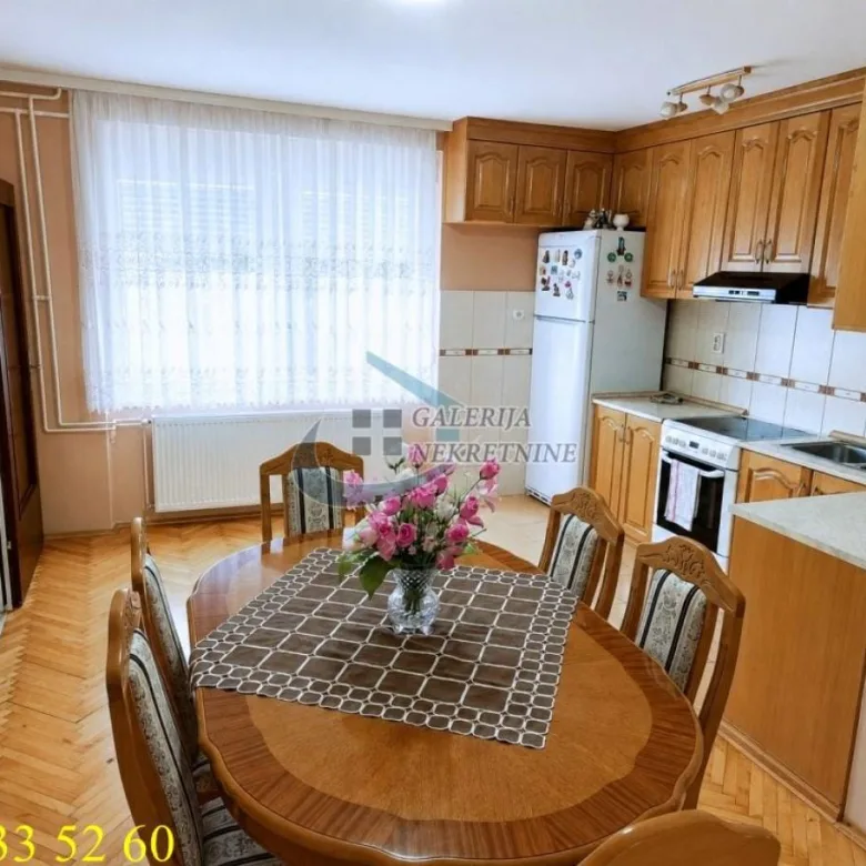 Kuća Prodaja Inđija  190 m2