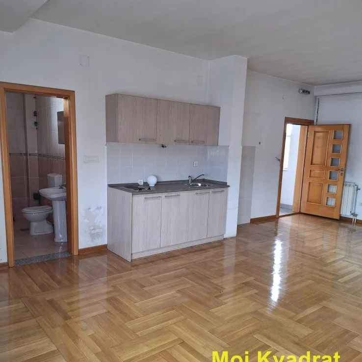 Lokal Izdavanje Beograd  1364 m2