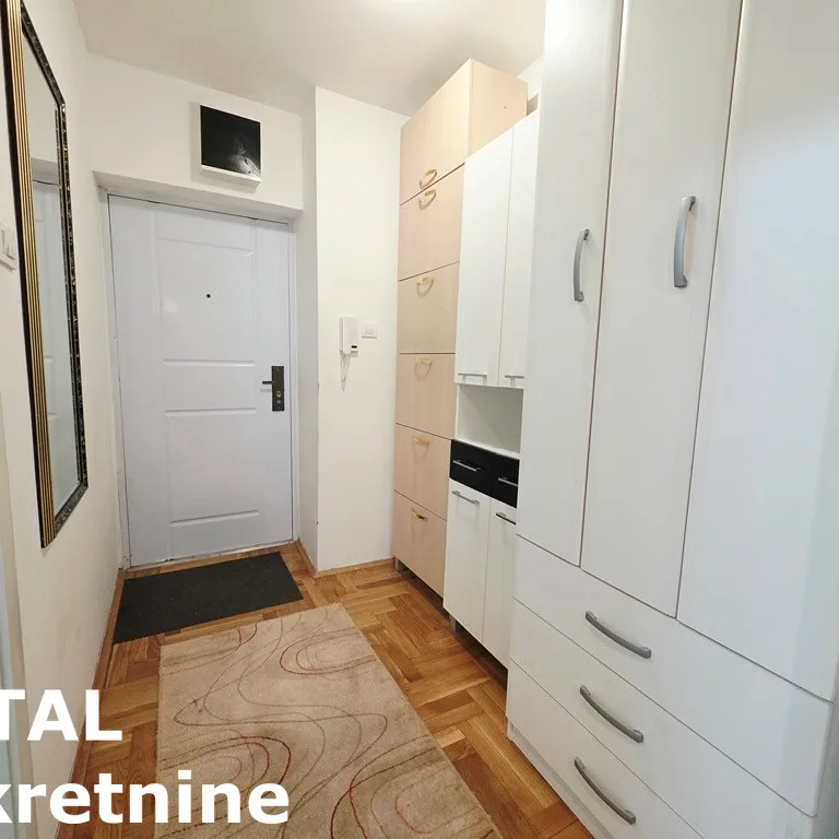 Jednosoban stan na prodaju, Grbavica, Novi Sad, 37m², 5. sprat, 115.000 €