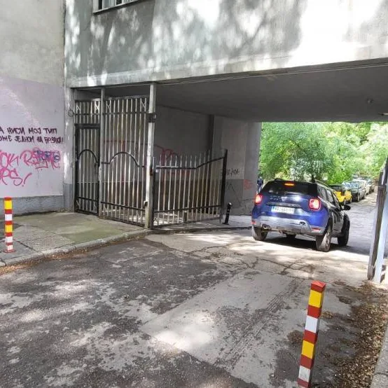 Garaža Izdavanje Novi Sad  15 m2