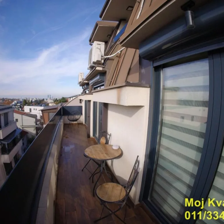 Četvorosoban stan na prodaju, Voždovačka Crkva, Beograd, 103m², 3. sprat, 520.000 €