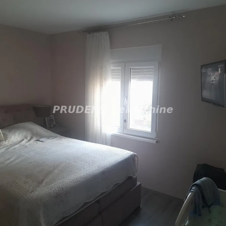 Kuća na prodaju, Surčin, Beograd, 243m², 350.000 €